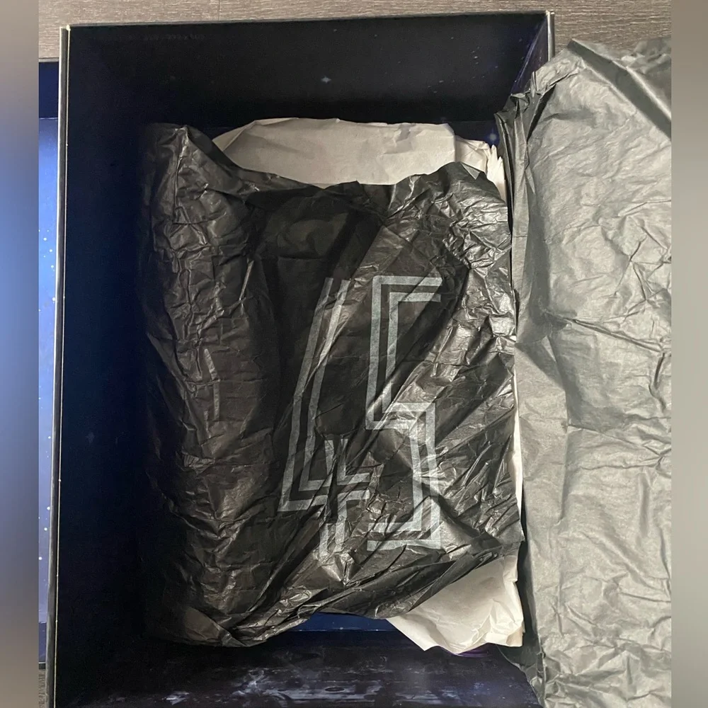 Jordan Space Jam 11 - Picture 3 of 6